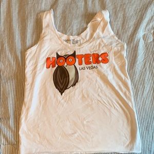 Hooters Las Vegas shirt